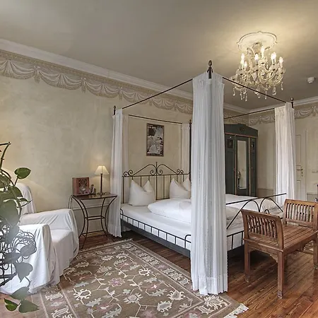 Hotel Orphée - Kleines Haus